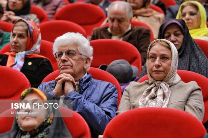 جشن یلدا با حضور هنرمندان (عکس) جشن یلدا با حضور هنرمندان (عکس)