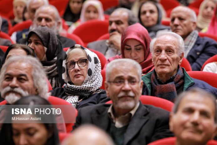 جشن یلدا با حضور هنرمندان (عکس) جشن یلدا با حضور هنرمندان (عکس)