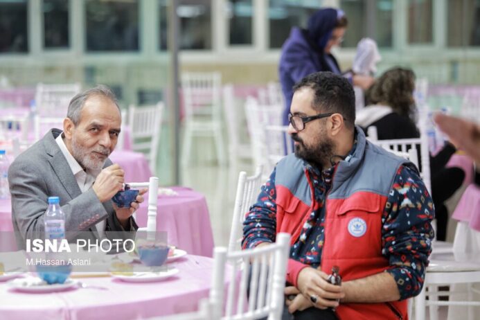 جشن یلدا با حضور هنرمندان (عکس) جشن یلدا با حضور هنرمندان (عکس)