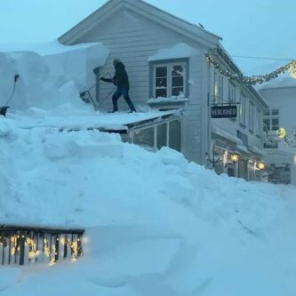 گم شدن شهرهای سوئد و نروژ زیر برف +تصاویر