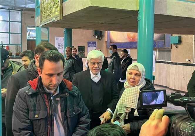 کدام چهرههای شاخص در حسینیه جماران آراء خود را به صندوق انداختند؟ کدام چهرههای شاخص در حسینیه جماران آراء خود را به صندوق انداختند؟