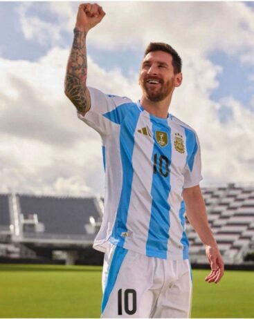 لباس جدید تیم ملی آرژانتین با حضور مسی رونمایی شد + عکس