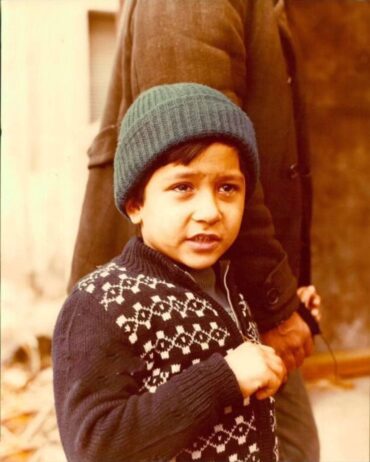 تصویری کمیاب از اولین تجربه بازیگری رضا داوودنژاد در ۶ سالگی+عکس