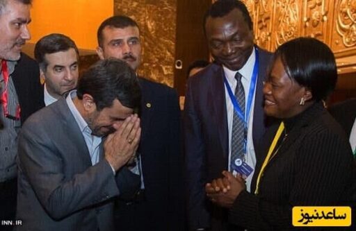 شگرد متفاوت احمدی نژاد برای دست ندادن با زنان + (عکس)