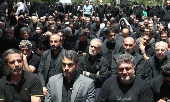 پزشکیان در نماز ظهر عاشورا - خیابان جمهوری تهران