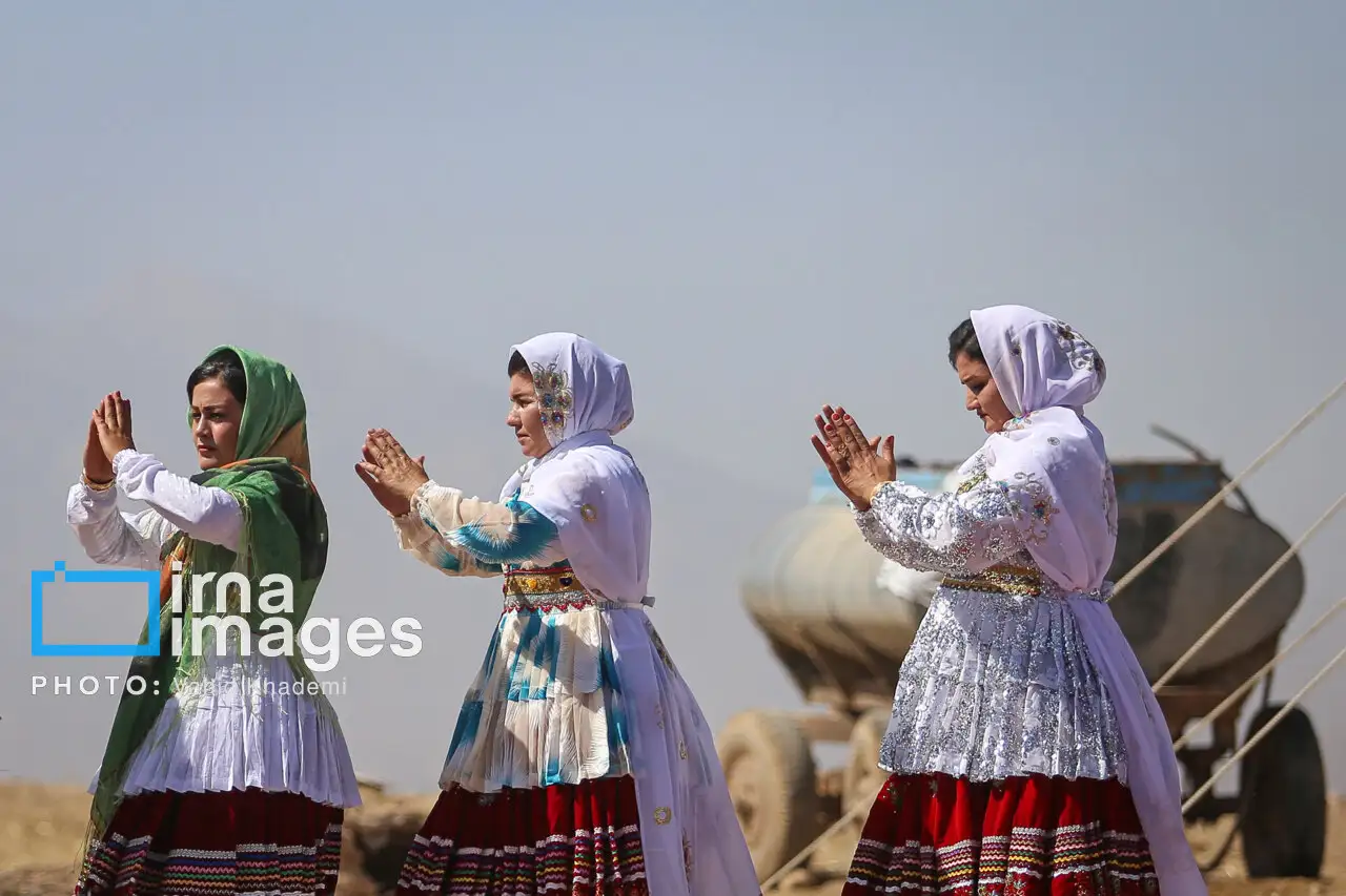 تصاویر جالب از مراسم عروسی عشایر در خراسان شمالی(عکس) تصاویر جالب از مراسم عروسی عشایر در خراسان شمالی(عکس)