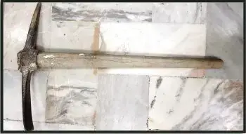 مردی با انگیزه واهی سر همسرش را با کلنگ شکافت/چندروز با من روابط عاطفی نداشت(عکس) مردی با انگیزه واهی سر همسرش را با کلنگ شکافت/چندروز با من روابط عاطفی نداشت(عکس)