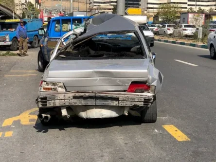 تصادف وحشتناک کامیون با ۱۴ خودرو در تهران(عکس) تصادف وحشتناک کامیون با ۱۴ خودرو در تهران(عکس)