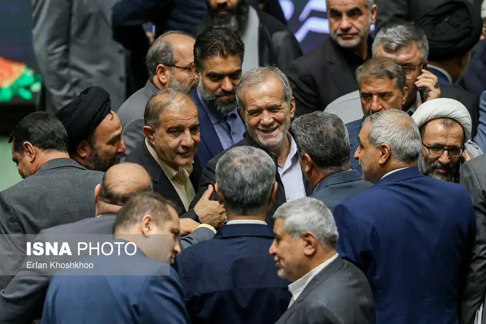 پزشکیان در روز مجلس مهمان خانه ملت شد(عکس) پزشکیان در روز مجلس مهمان خانه ملت شد(عکس)