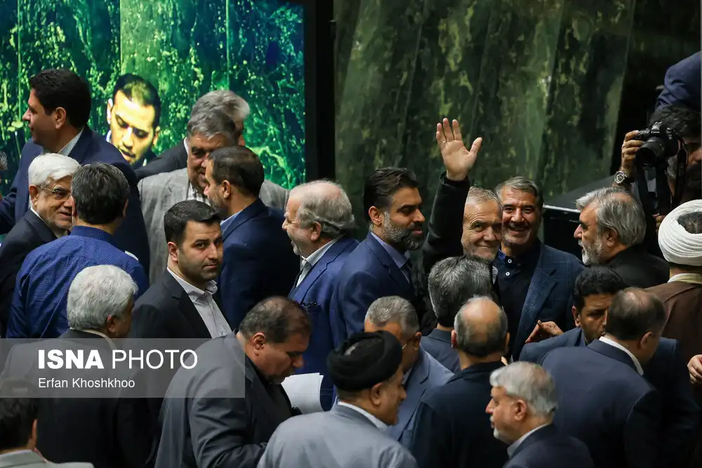 پزشکیان در روز مجلس مهمان خانه ملت شد(عکس) پزشکیان در روز مجلس مهمان خانه ملت شد(عکس)