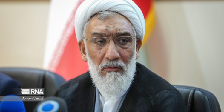 انتقاد تند پورمحمدی از تعطیلی‌های زیاد